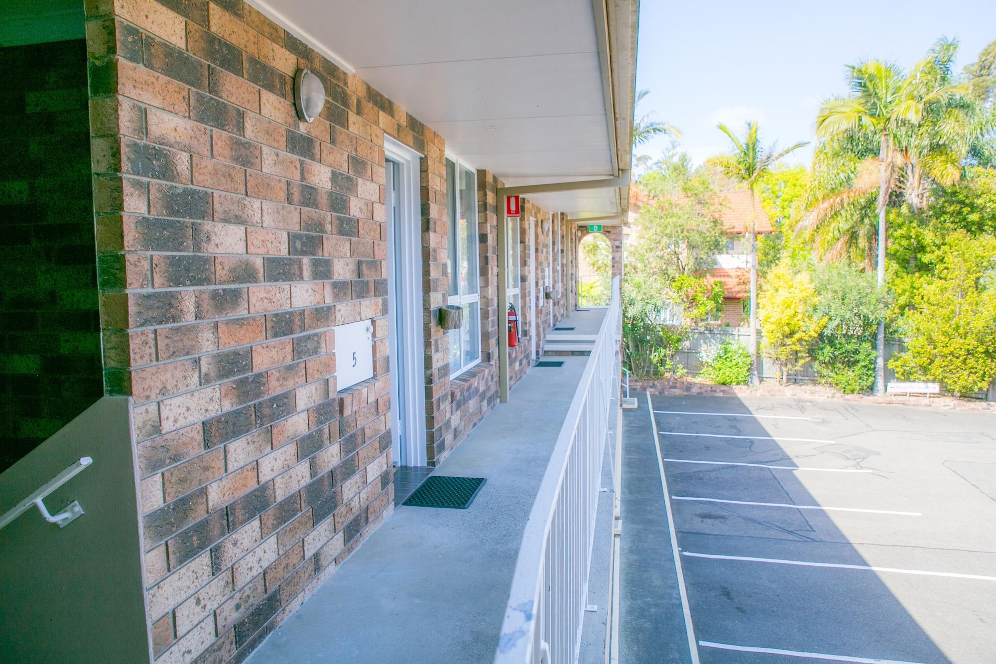 Gosford Palms Motor Inn Exterior photo